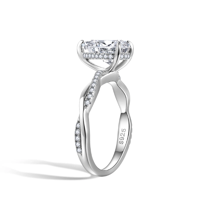 Pear Cut 2CT Moissanite Sterling Silver Ring  | SEÓRA