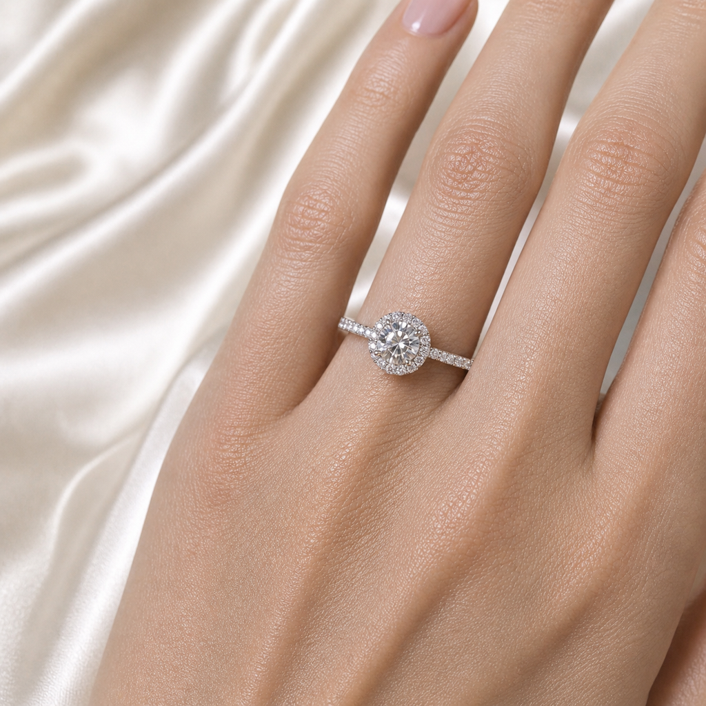 Round Moissanite 1CT Halo Pavé Ring in 18K Gold or Silver | SEÓRA