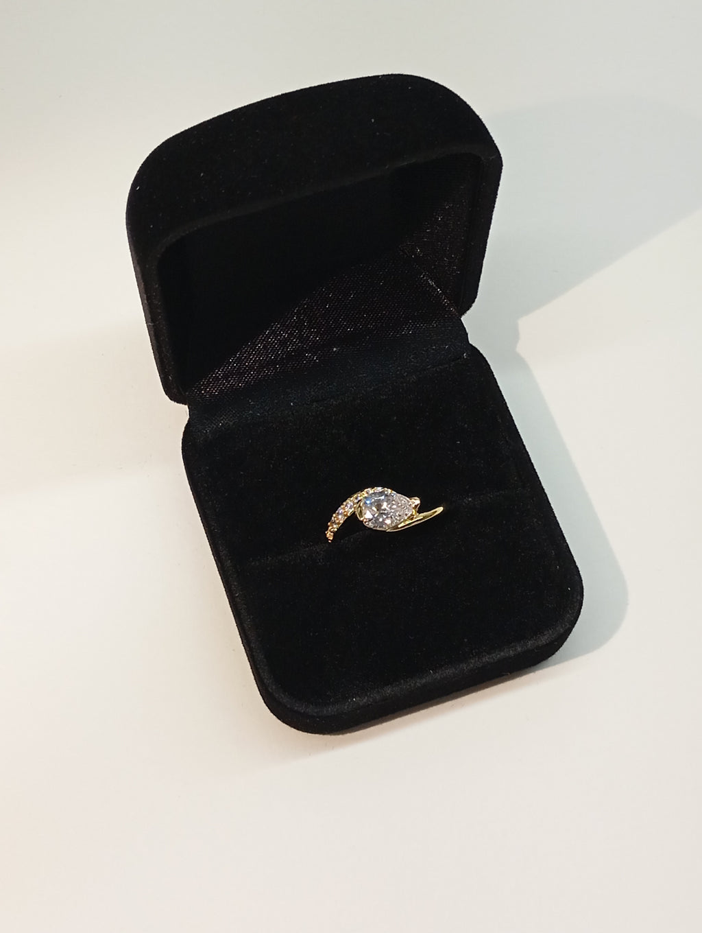 SEÓRA | Statement Drop Ring, CZ Brass Band